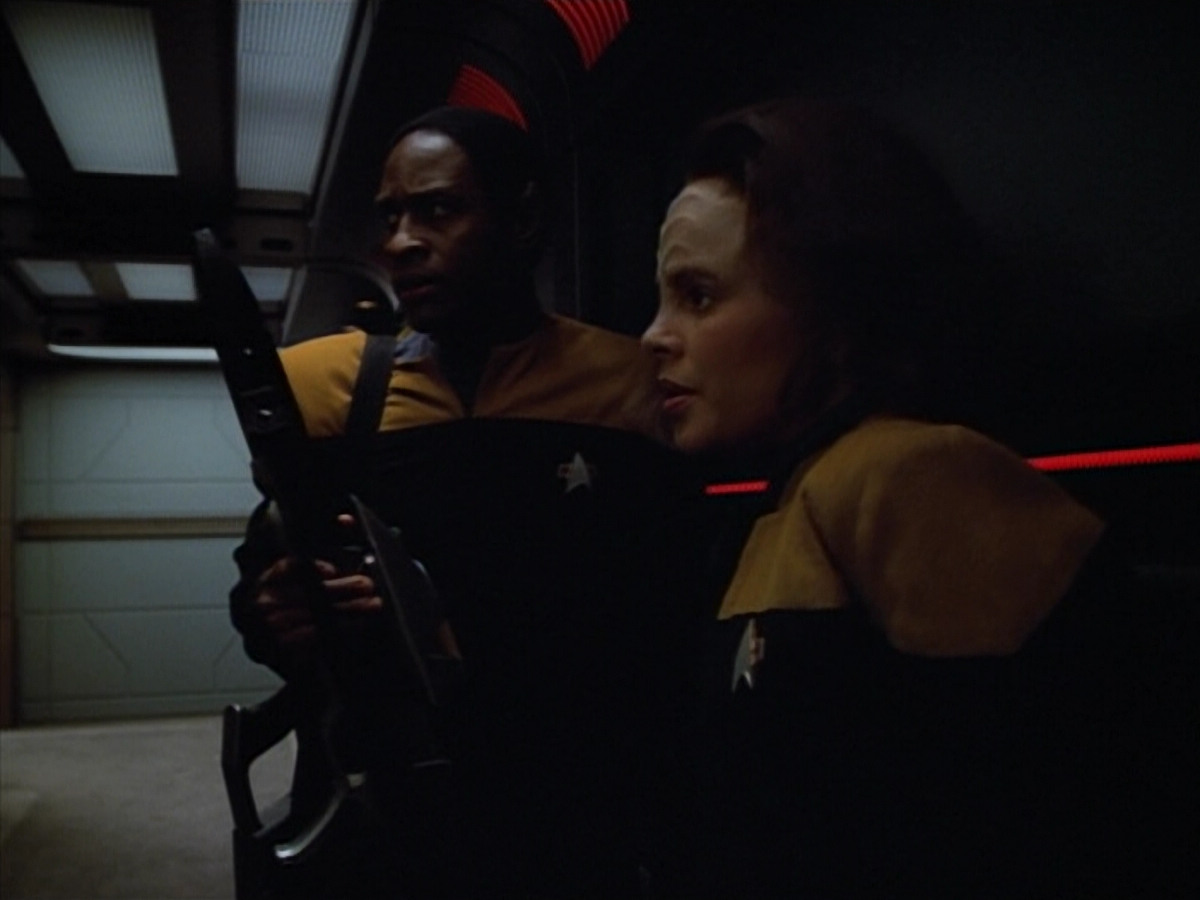 extant_StarTrek_VOY_4x13-WakingMoments_03012.jpg