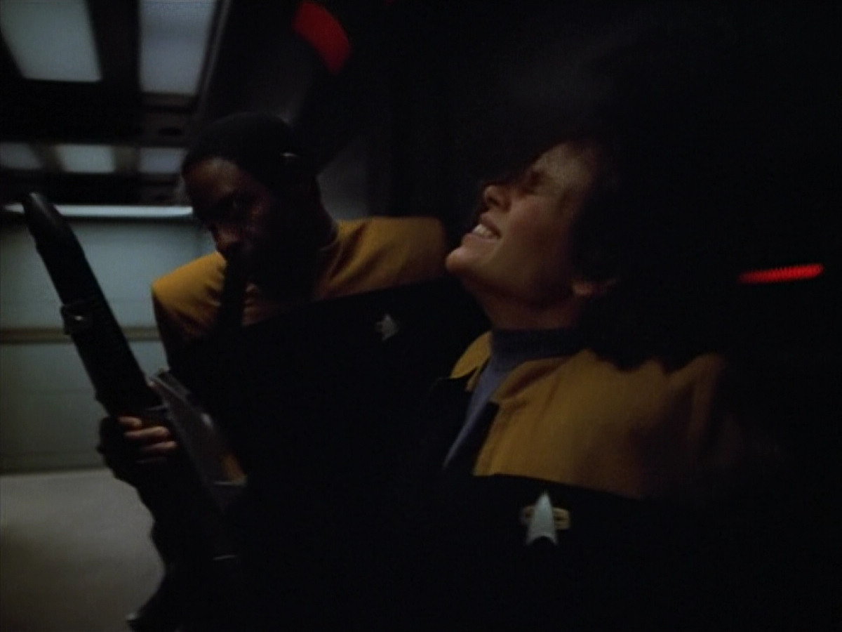 extant_StarTrek_VOY_4x13-WakingMoments_03015.jpg