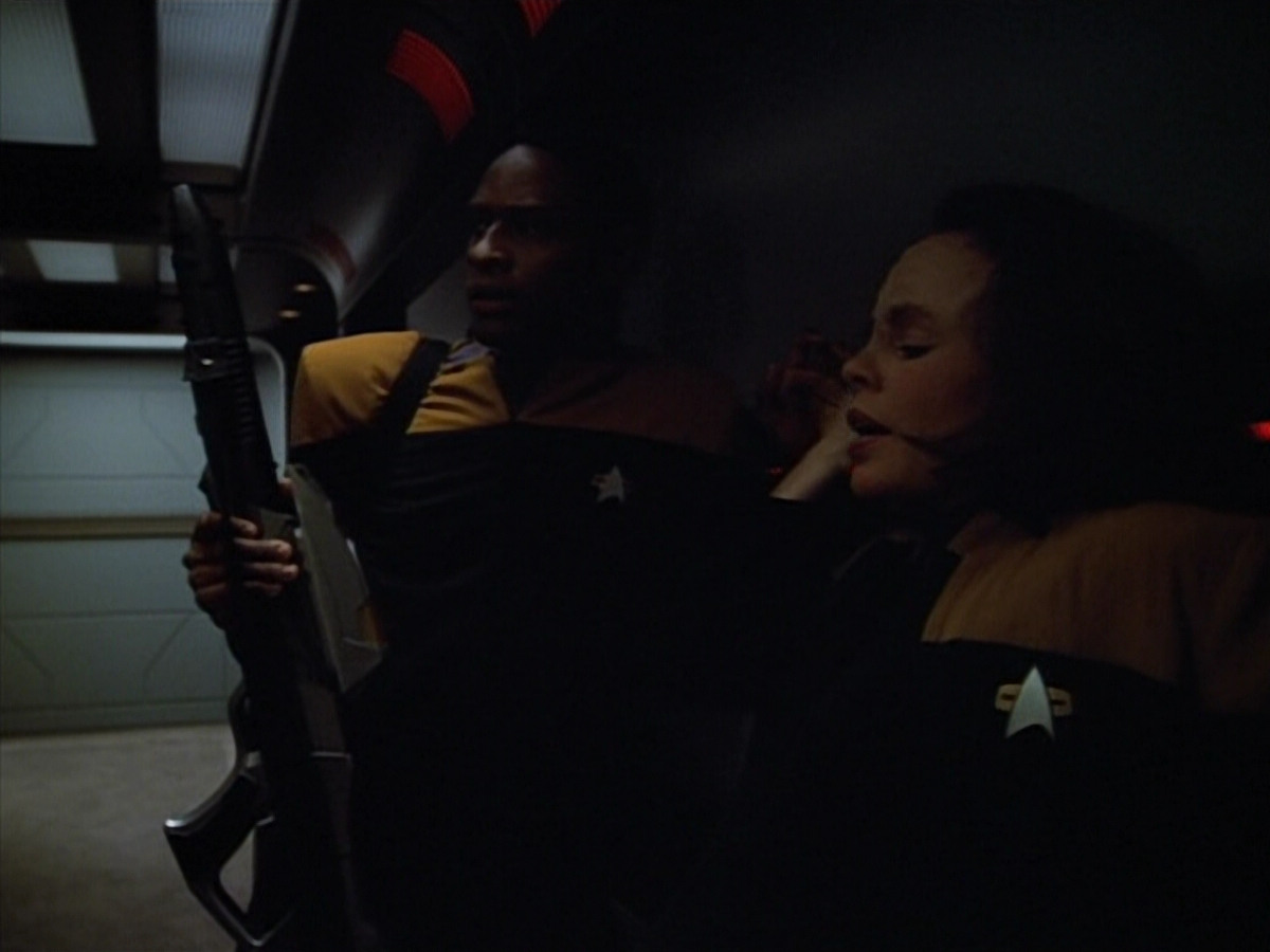 extant_StarTrek_VOY_4x13-WakingMoments_03018.jpg