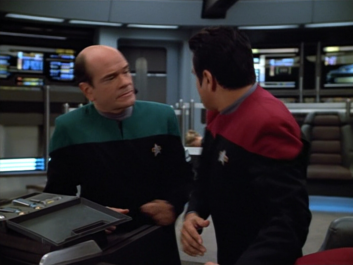 extant_StarTrek_VOY_4x13-WakingMoments_03206.jpg