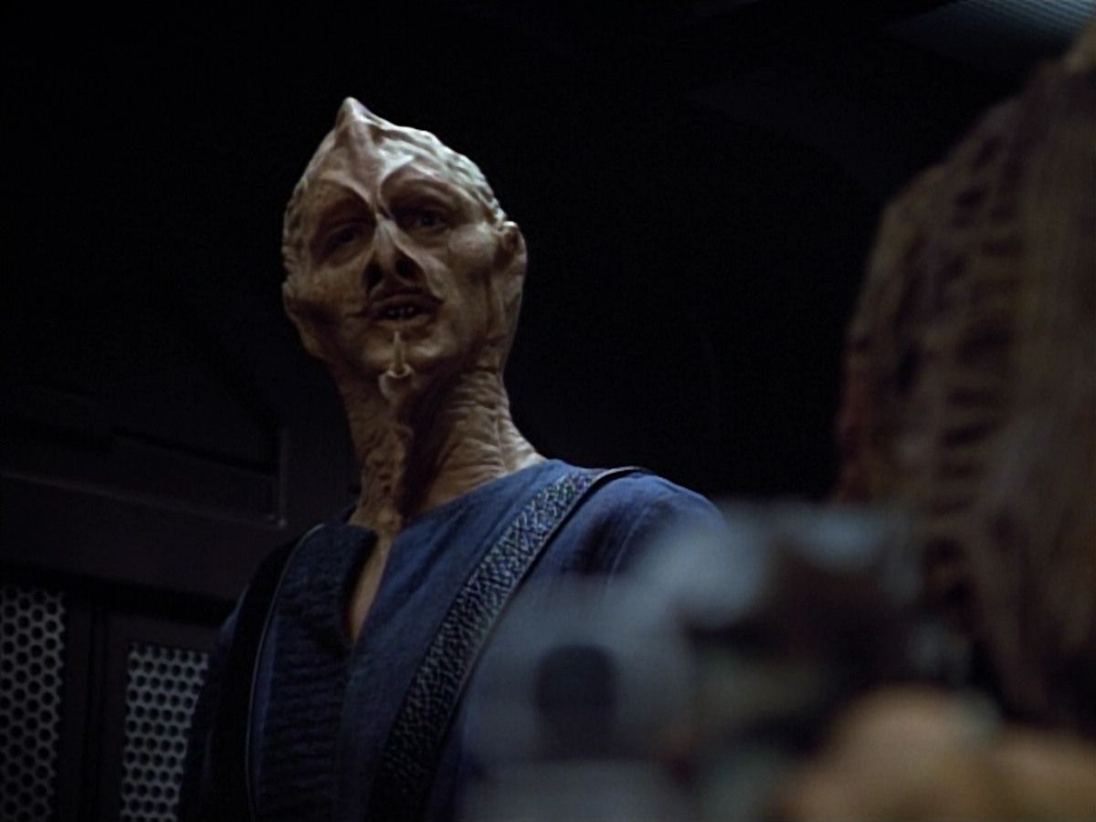 extant_StarTrek_VOY_4x13-WakingMoments_03349.jpg