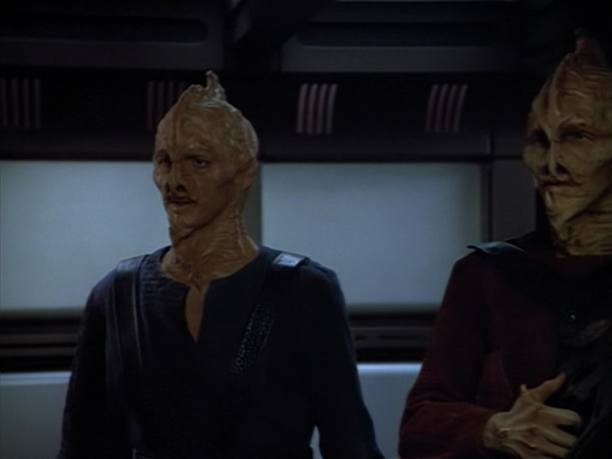 extant_StarTrek_VOY_4x13-WakingMoments_03388.jpg