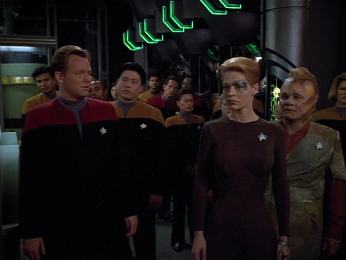 extant_StarTrek_VOY_4x13-WakingMoments_03415.jpg