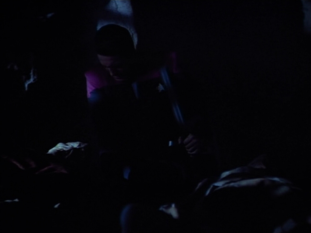 extant_StarTrek_VOY_4x13-WakingMoments_03439.jpg