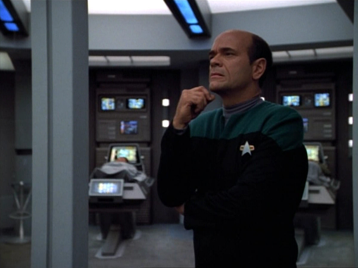 extant_StarTrek_VOY_4x13-WakingMoments_03442.jpg