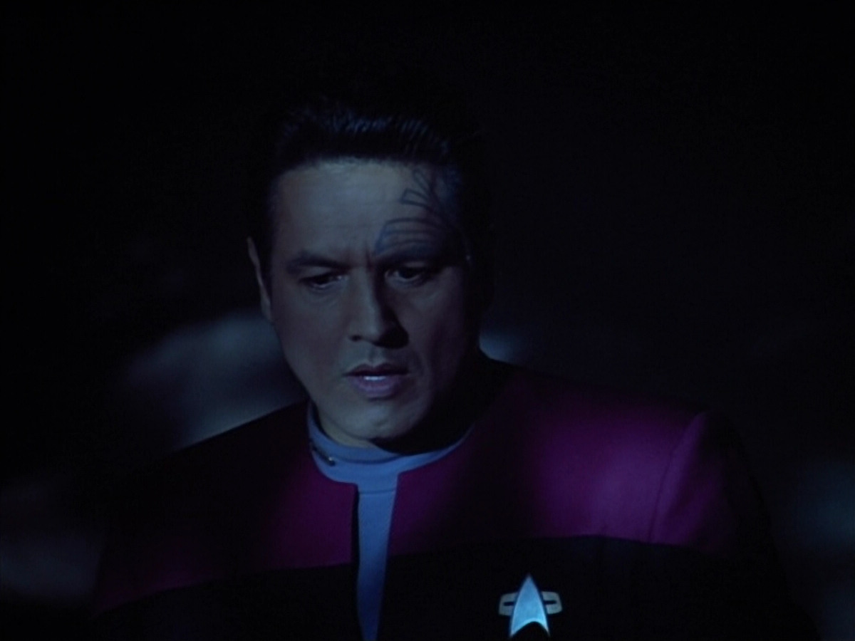 extant_StarTrek_VOY_4x13-WakingMoments_03477.jpg
