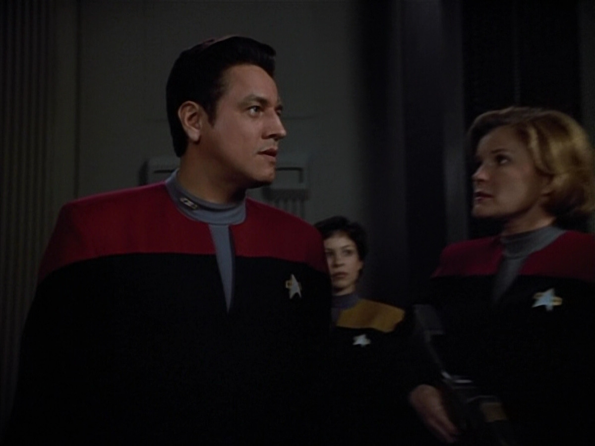 extant_StarTrek_VOY_4x13-WakingMoments_03625.jpg