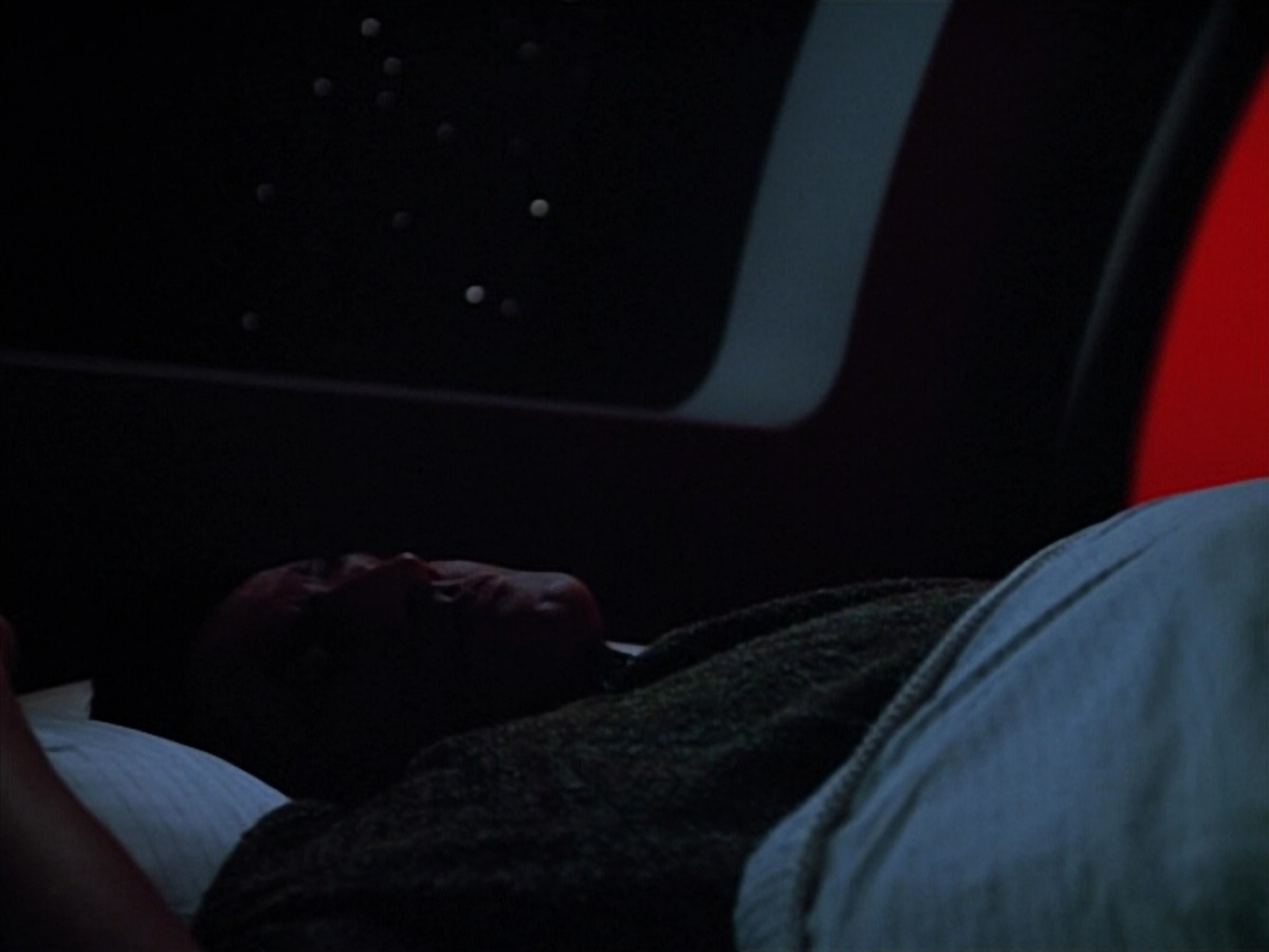 extant_StarTrek_VOY_4x13-WakingMoments_03692.jpg