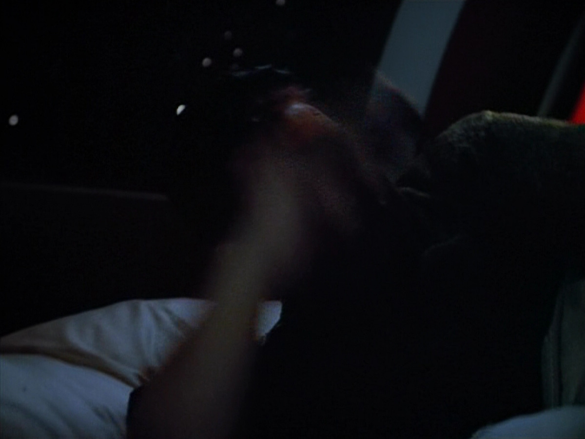 extant_StarTrek_VOY_4x13-WakingMoments_03711.jpg
