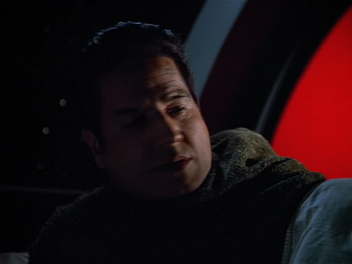 extant_StarTrek_VOY_4x13-WakingMoments_03715.jpg