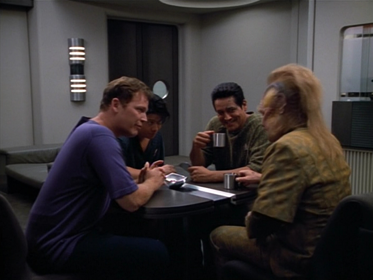 extant_StarTrek_VOY_4x13-WakingMoments_03783.jpg