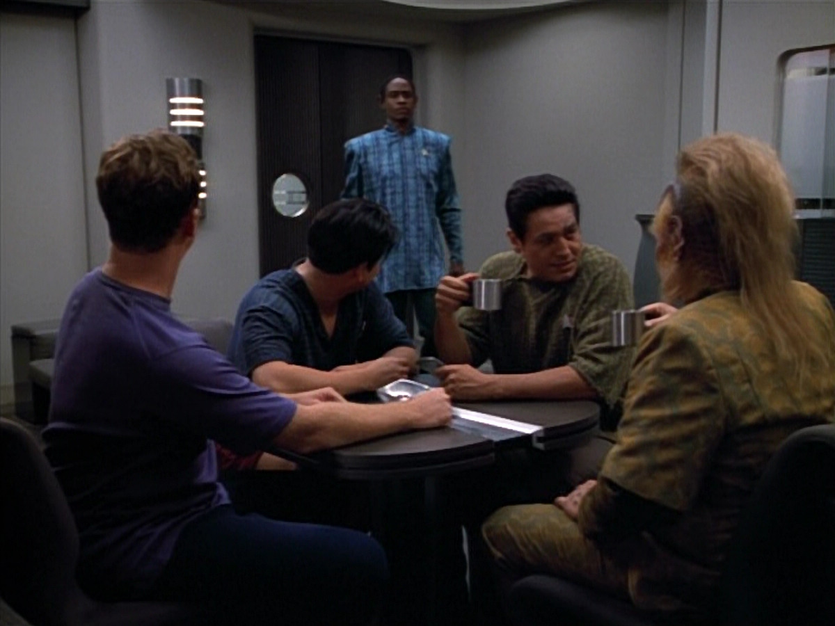 extant_StarTrek_VOY_4x13-WakingMoments_03794.jpg