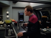 extant_StarTrek_VOY_4x13-WakingMoments_00779.jpg