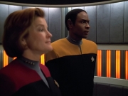 extant_StarTrek_VOY_4x13-WakingMoments_00985.jpg