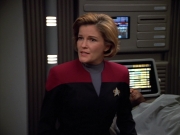 extant_StarTrek_VOY_4x13-WakingMoments_01170.jpg