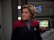 extant_StarTrek_VOY_4x13-WakingMoments_01172.jpg