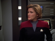 extant_StarTrek_VOY_4x13-WakingMoments_01175.jpg