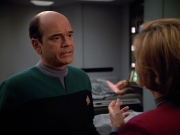 extant_StarTrek_VOY_4x13-WakingMoments_01193.jpg