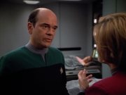 extant_StarTrek_VOY_4x13-WakingMoments_01198.jpg