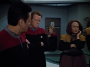 extant_StarTrek_VOY_4x13-WakingMoments_01242.jpg