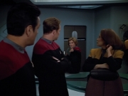 extant_StarTrek_VOY_4x13-WakingMoments_01243.jpg