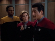 extant_StarTrek_VOY_4x13-WakingMoments_01396.jpg