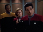 extant_StarTrek_VOY_4x13-WakingMoments_01397.jpg