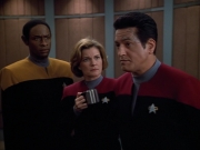 extant_StarTrek_VOY_4x13-WakingMoments_01398.jpg