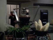 extant_StarTrek_VOY_4x13-WakingMoments_01545.jpg