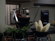 extant_StarTrek_VOY_4x13-WakingMoments_01548.jpg