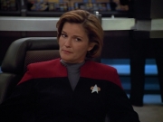 extant_StarTrek_VOY_4x13-WakingMoments_01795.jpg