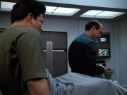 extant_StarTrek_VOY_4x13-WakingMoments_01895.jpg
