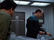 extant_StarTrek_VOY_4x13-WakingMoments_01896.jpg