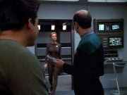 extant_StarTrek_VOY_4x13-WakingMoments_01923.jpg