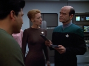 extant_StarTrek_VOY_4x13-WakingMoments_01933.jpg