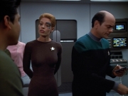 extant_StarTrek_VOY_4x13-WakingMoments_01939.jpg