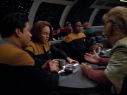 extant_StarTrek_VOY_4x13-WakingMoments_02108.jpg