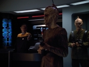 extant_StarTrek_VOY_4x13-WakingMoments_02236.jpg