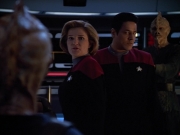 extant_StarTrek_VOY_4x13-WakingMoments_02246.jpg