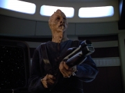 extant_StarTrek_VOY_4x13-WakingMoments_02251.jpg