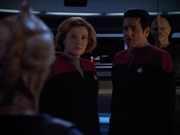 extant_StarTrek_VOY_4x13-WakingMoments_02258.jpg