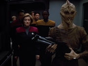 extant_StarTrek_VOY_4x13-WakingMoments_02259.jpg