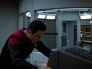 extant_StarTrek_VOY_4x13-WakingMoments_02446.jpg