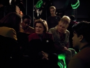 extant_StarTrek_VOY_4x13-WakingMoments_02729.jpg