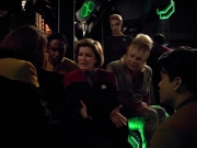 extant_StarTrek_VOY_4x13-WakingMoments_02732.jpg