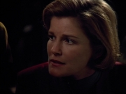 extant_StarTrek_VOY_4x13-WakingMoments_02745.jpg