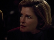 extant_StarTrek_VOY_4x13-WakingMoments_02746.jpg