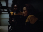 extant_StarTrek_VOY_4x13-WakingMoments_03014.jpg