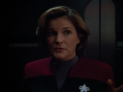extant_StarTrek_VOY_4x13-WakingMoments_03070.jpg