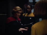 extant_StarTrek_VOY_4x13-WakingMoments_03098.jpg